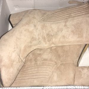 Women’s pointed toes size 10